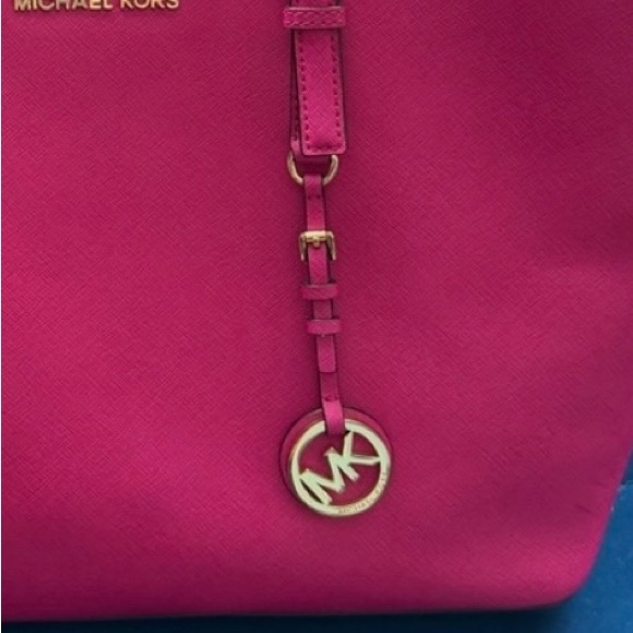 Michael Kors Hot Pink Saffiano Tote with Gold Hardware - Picture 3 of 8